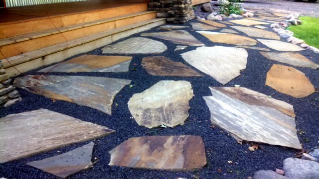 Mesquite Flagstone with Grey Mist Trap Rock